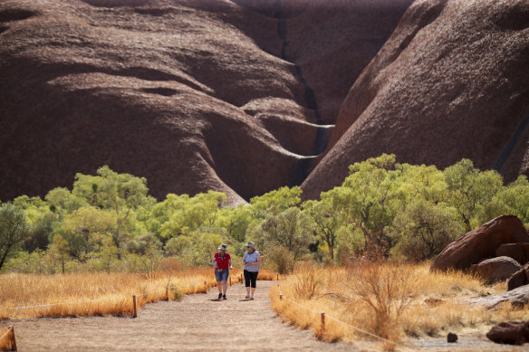 The walking path at the base of Uluru.