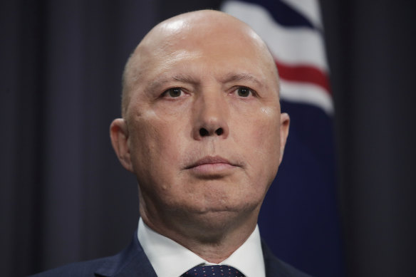 A refugee in detention is taking the federal government and Home Affairs Minister Peter Dutton to court in a bid to be released during the coronavirus pandemic. 