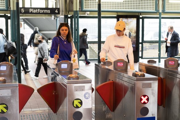 The Opal reader machines on Sydney’s rail platforms will be completely turned off next week.