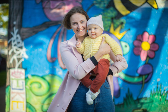 Sarah, with her baby Etta, is among nine women who have had babies via ovarian grafting following cancer treatment.