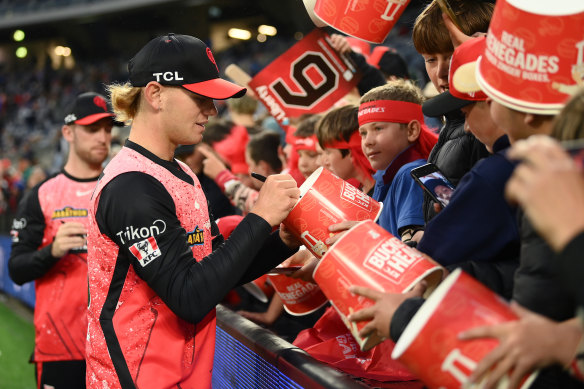 Fans at least got some autographs.