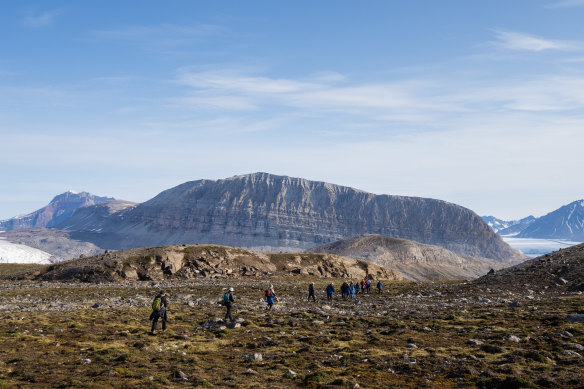 Expeditioners on foot.