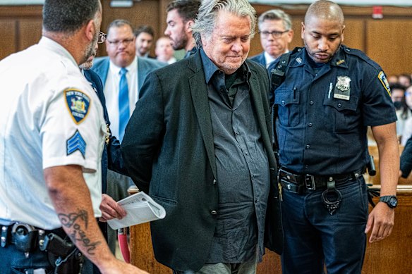 Steve Bannon indicted for money laundering, conspiracy in border wall case