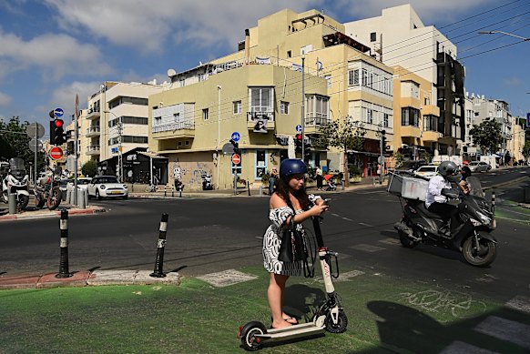 The daily life returning to Tel Aviv's roads followed Iran-Israel Coase Stair this week.