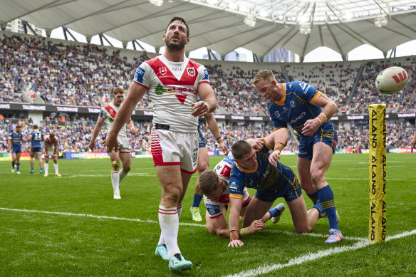 A disappointed Ben Hunt looks to the heavens after Sean Russell’s try for Parramatta last month.