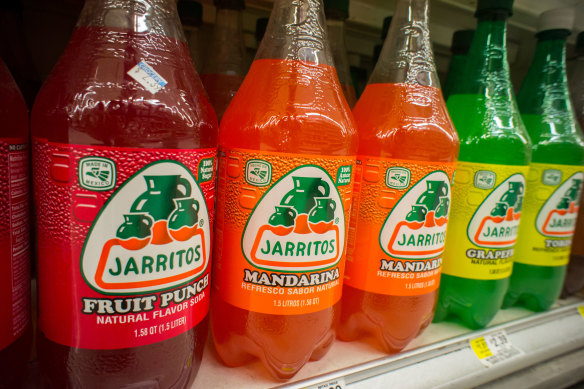 Jarritos viene en una variedad de sabores y no es difícil de encontrar en los Estados Unidos e incluso en Australia.