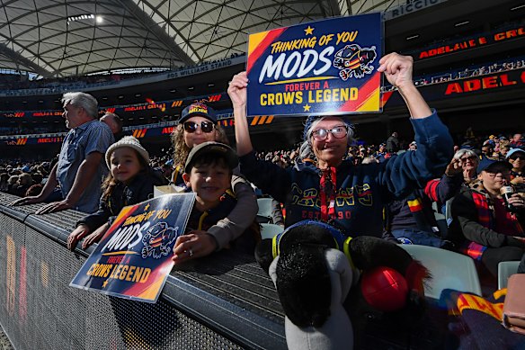 Fans have paid tribute to their former champion Tony Modra.