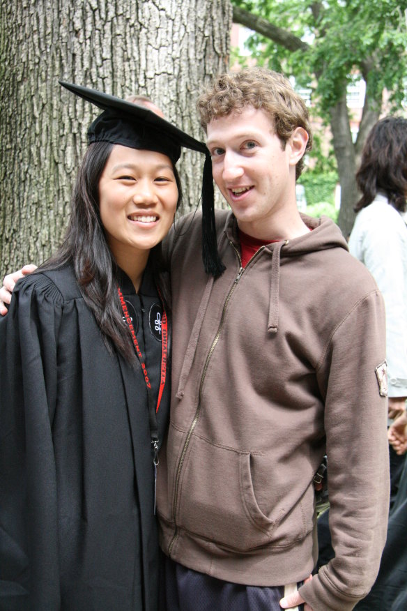 Chan with Mark Zuckerberg at her 2007 Harvard graduation.
