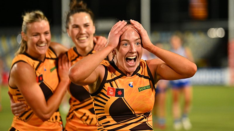 Hawthorn ends North Melbourne’s 32-game AFLW winning streak with win in Cairns