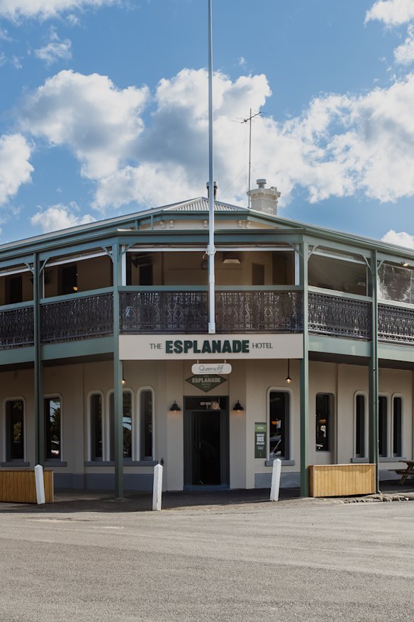 Outside the Queenscliff pub.