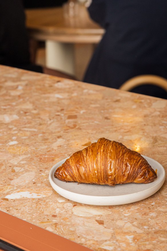 Croissant. 