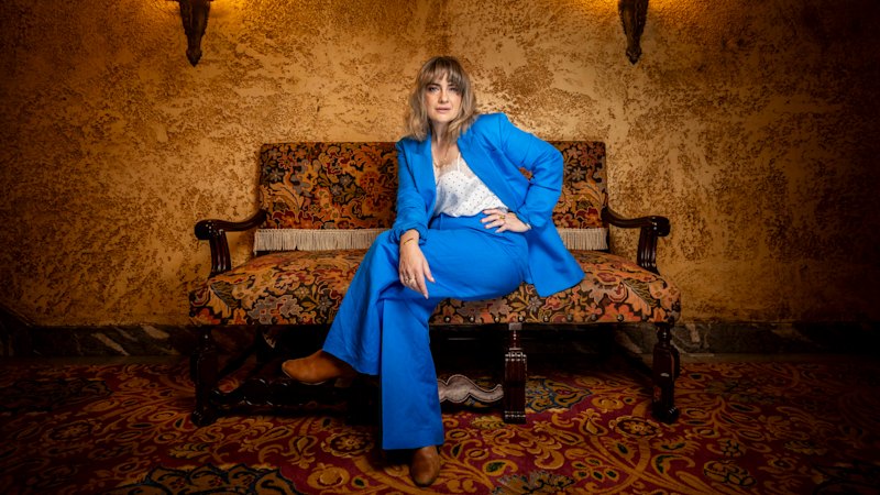 Record-breaking play returns to stage starring Sheridan Harbridge