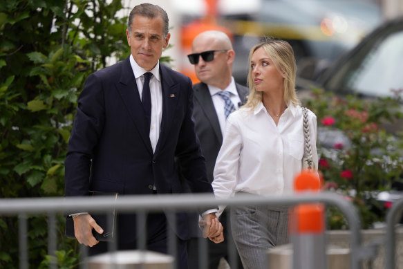 Hunter Biden arrives at court with his wife, Melissa Cohen Biden, on Tuesday.