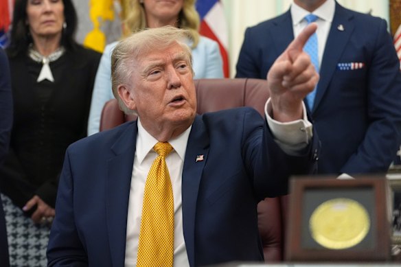 “Don’t ever talk again”: Donald Trump snapped at a reporter who asked whether Jeanine Pirro was safe in her job. 