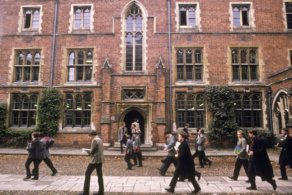 Winchester College in the UK is admitting girl students for the first time in its 640-year history.