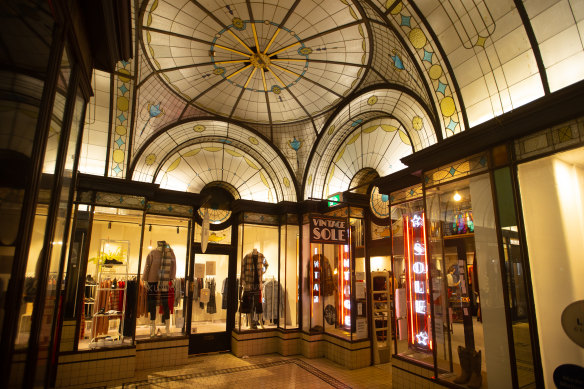 Where is this heritage-listed arcade located?