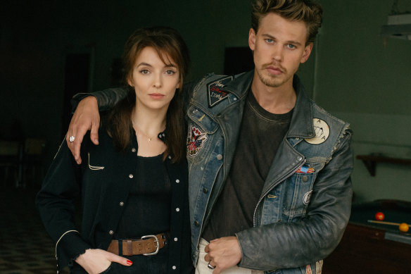Jodie Comer as Kathy and Austin Butler as Benny in The Bikeriders.