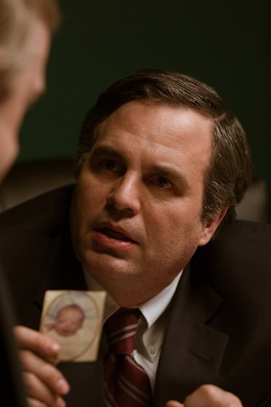 Movie review: Dark Waters (2020) exposes the black heart of chemical ...