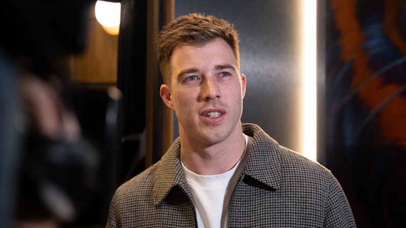 Merrett has become a Hawk. This is how they are likely to land King next