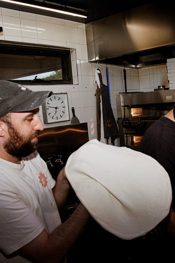 The dough is fermented cold for 36 hours.