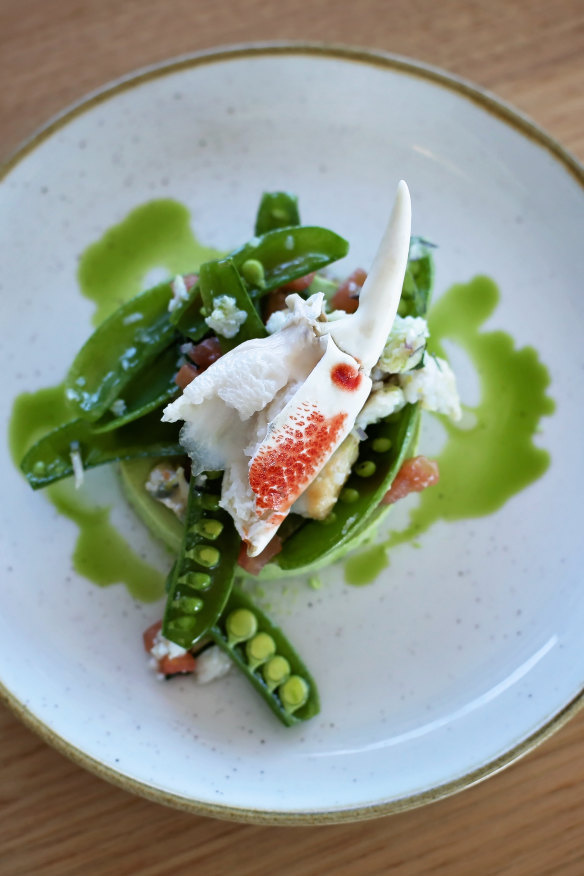 Pea, verbena, sand crab, sugarsnap and fig leaf oil.