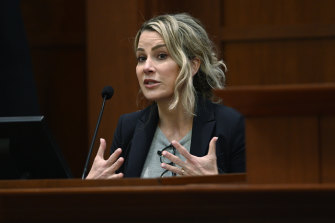 Klinik ve adli psikolog Dr Shannon Curry, Amber Heard'ın zihinsel durumu hakkında tanıklık ediyor.
