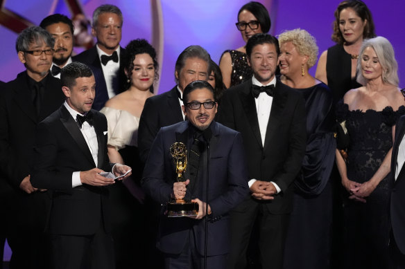 The cast and crew of Shogun receive their award for outstanding drama series.