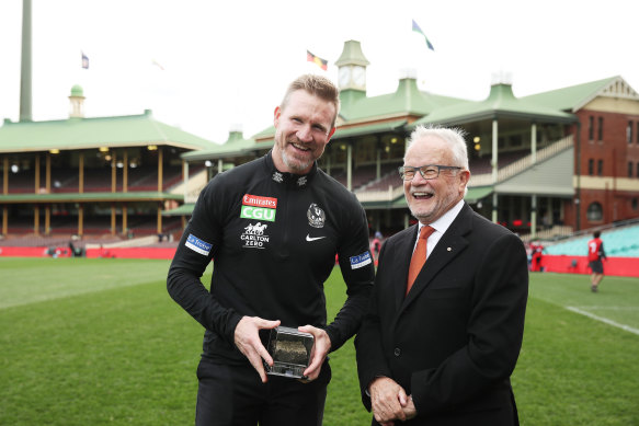 Buckley was given a piece of SCG turf by Tony Shepherd.