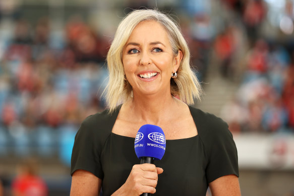 Ellis working as a netball commentator in 2021.