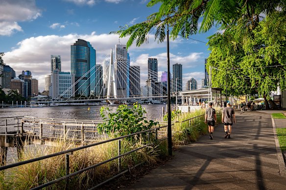 Brisbane’s Kangaroo Point Green Bridge.