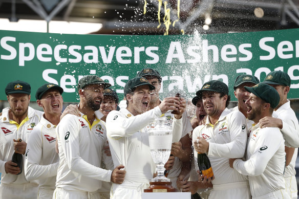 Retaining the Ashes is the major task for the Aussie cricket team in 2021-22. 