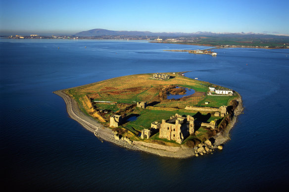 Piel Island is seeking applicants for a “king or queen” to reign over the remote island, and to look after its pub.