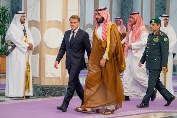 I commenti di Macron sono arrivati ​​durante un viaggio in Medio Oriente volto a rafforzare le forniture di diesel.