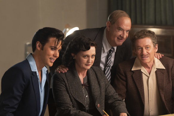 Austin Butler as Elvis, Helen Thomson as Gladys, Tom Hanks as Colonel Tom Parker and Richard Roxburgh as Vernon.