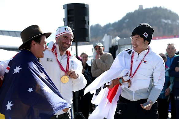 Smiles after the medal ceremony.