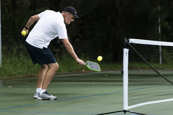 Hutchinson demonstrates a dink.