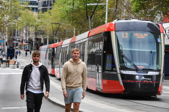 Newly arrived backpackers Dani van Steijn and Bob Visser hope to work and travel around Australia.