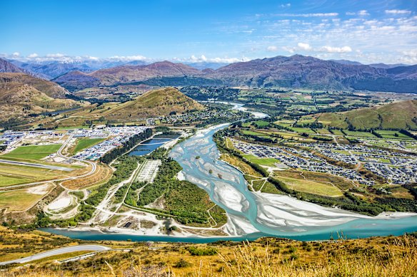 The panoramic entry to Queenstown, New Zealand.