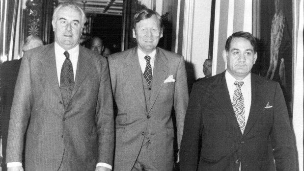 Prime minister Gough Whitlam, lord mayor of Melbourne Ron Walker and lord mayor of Sydney, Nick Shehadie in 1975.
