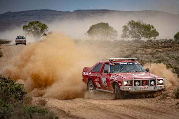  Trek cars on an outback road between Burra and Arkaroola. 