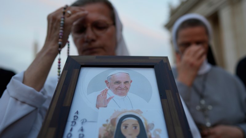 Pope raised a hand in farewell before falling into coma, Vatican reveals