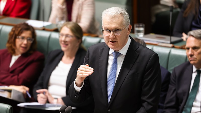 PM kills off plan to reduce refugee intake