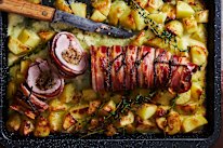 One-tray pork and creamy potato roast.