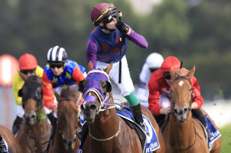 Robbie Dolan blows a kiss after claiming the group 1 The Galaxy on Shelby Sixtysix.