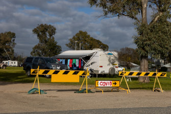 Albury Showgrounds has become a pop-up quarantine hub for displaced Victorians, next door to a COVID-19 testing centre.