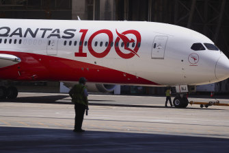 Qantas’ Dreamliner flies between London and Sydney via Darwin since the COVID-19 pandemic.