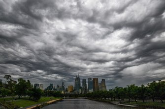 Storm clouds gather over Melbourne after thunderstorm asthma warnings were issued. 