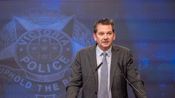 Detective Superintendent Jason Kelly of the state Anti-Gangs Division speaks at a press conference after a series of incidents at hospitality venues around Melbourne.