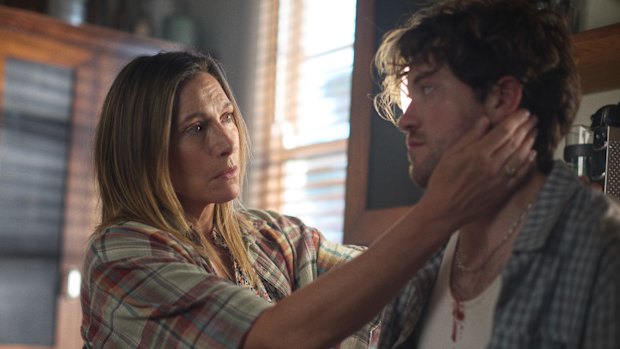 Claudia Karvan and Luke Wiltshire in Homebodies. 