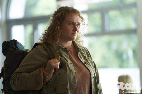 Helen (Danielle Macdonald) in The Tourist.
